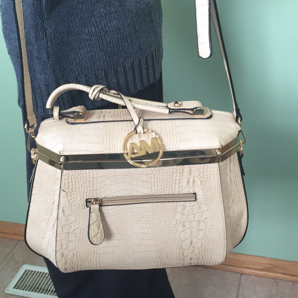 Ameri Mode Beige Faux Alligator Purse - image 2